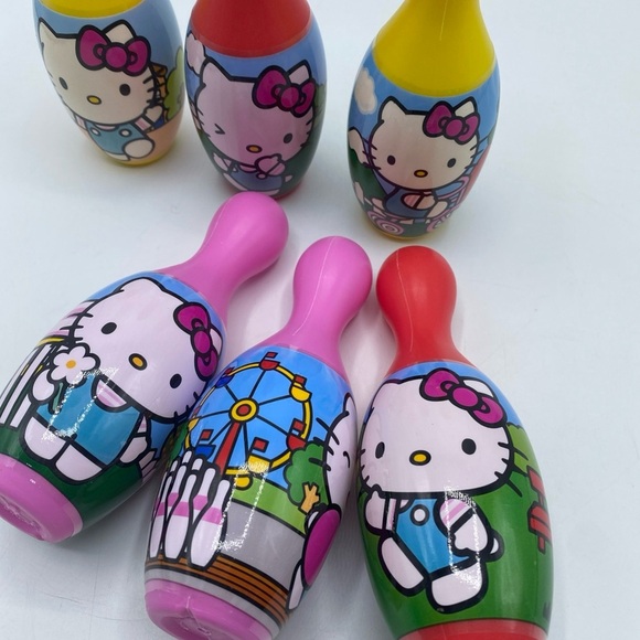 Hello Kitty Bowling Set 6 Pins 1 Bowling Ball Indoor & Outdoor - Picture 2 of 3